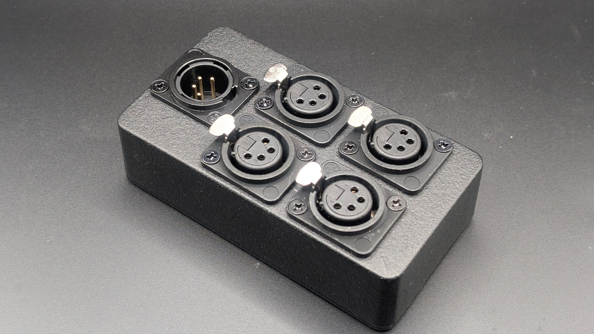 Splitter Box 12V XLR4 Ciné Câbles